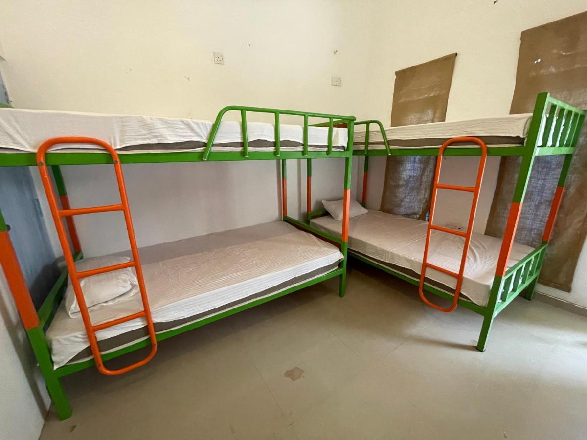Bunk 15 Hiriketiya Vandrarhem Dikwella Exteriör bild