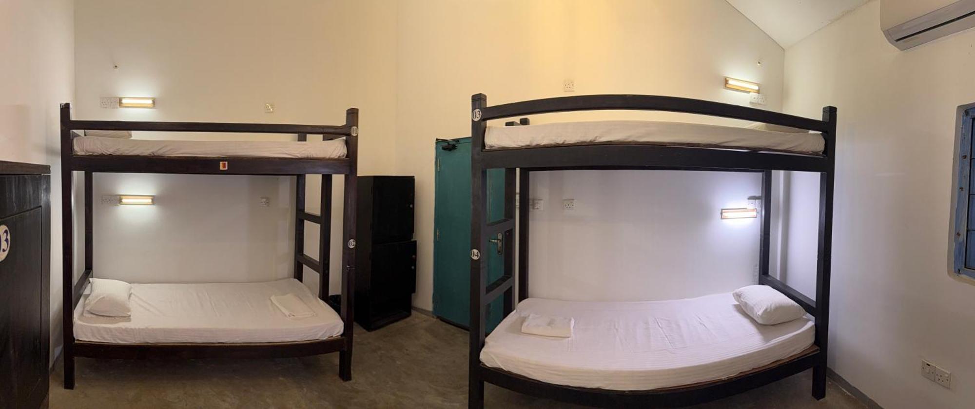 Bunk 15 Hiriketiya Vandrarhem Dikwella Exteriör bild