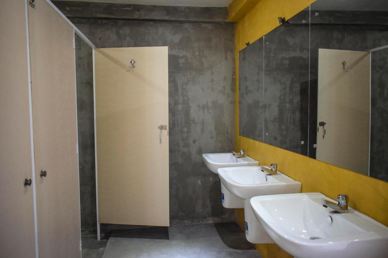 Bunk 15 Hiriketiya Vandrarhem Dikwella Exteriör bild
