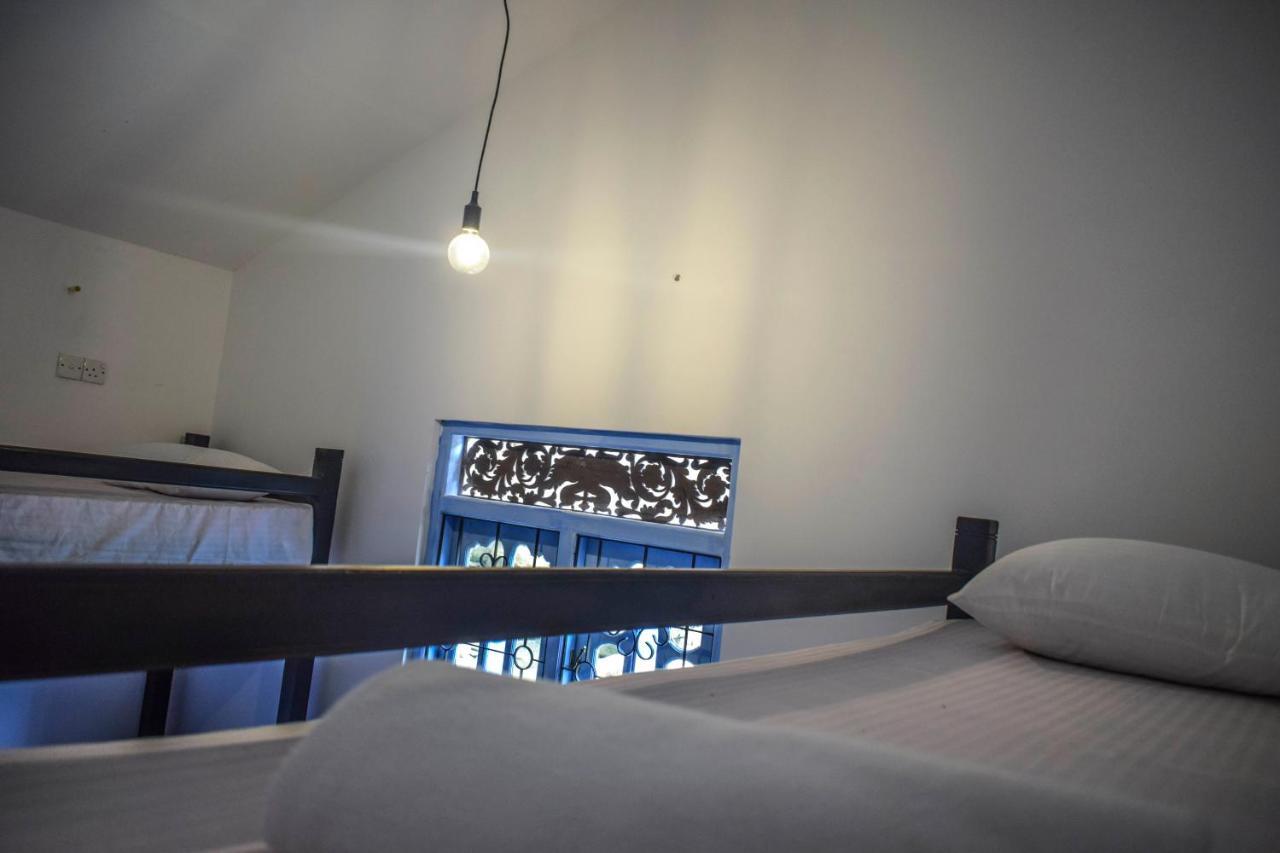 Bunk 15 Hiriketiya Vandrarhem Dikwella Exteriör bild